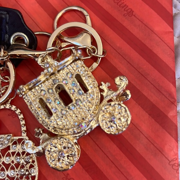 Sold elsewhere Beautiful purse charm key chains Gold Coach Carriage - Picture 2 of 12